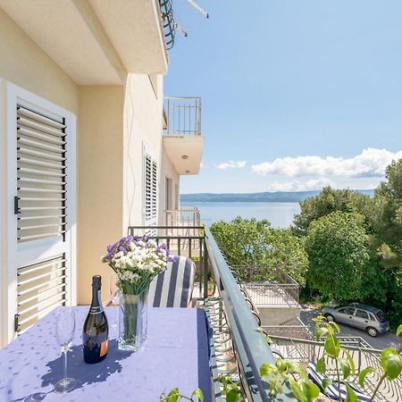 Apartmani Mirta Omis A Экстерьер фото